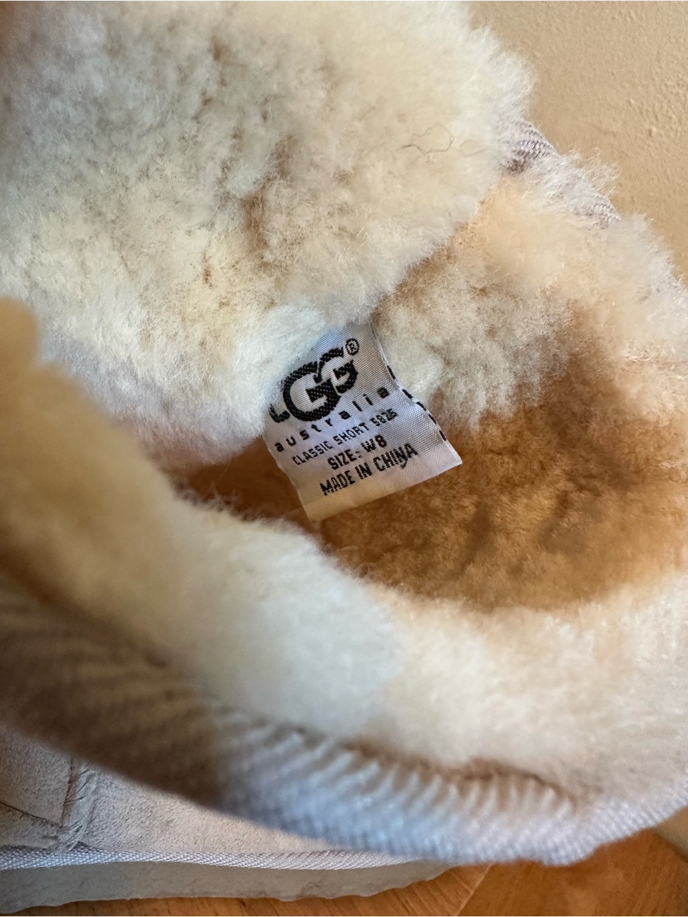 UGG Classic Short - Picture 7 of 7